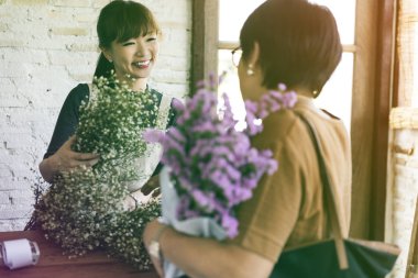 Buket kadar almak için müşteri gelir