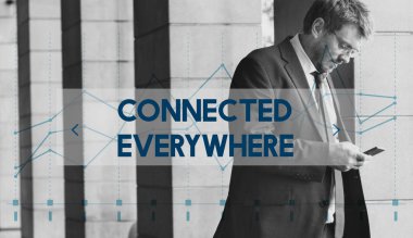 yakışıklı işadamı telefon kullanma