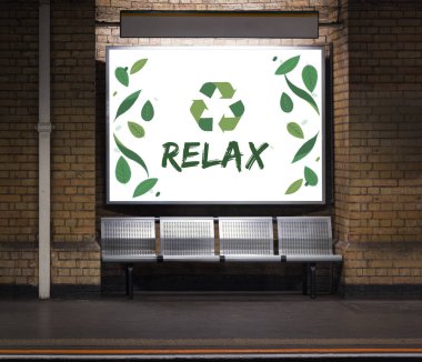Metro istasyonunda gösterilen reklam banner