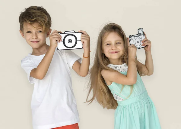 Dzieci, biorąc zdjęcie z kamery Papercraft — Zdjęcie stockowe