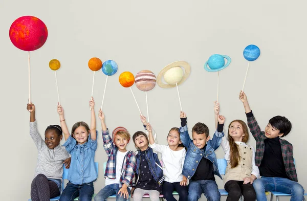 Gyermekek gazdaság Naprendszer — Stock Fotó