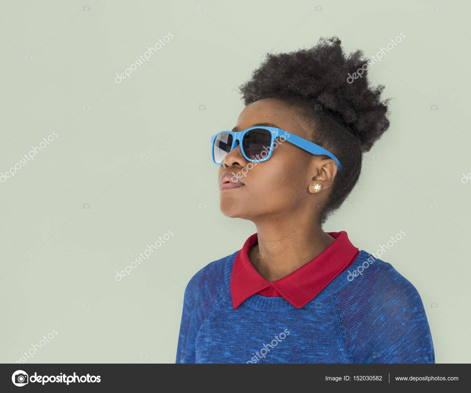 サングラスをかけたアフロ女性 ストック写真 C Rawpixel