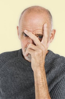 üst düzey yetişkin adam düşünme