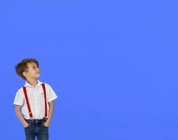 Portret van schattige schooljongen — Stockfoto