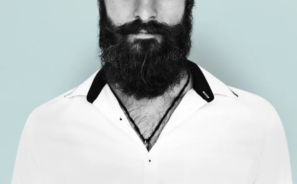 Ung man med mustasch och skägg — Stockfoto