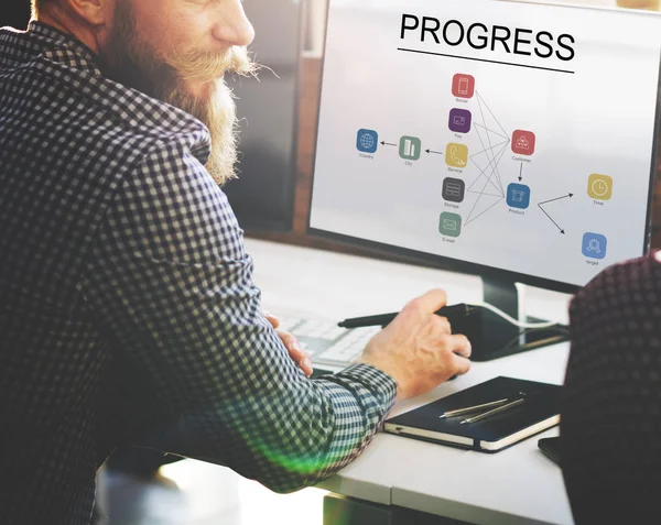 Businessman working on computer — Stock Photo, Image