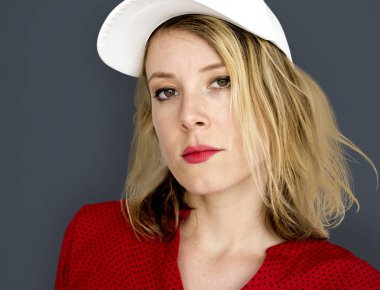  kadın kırmızı ruj