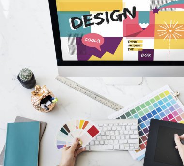 tasarımcı grafik tablası üzerinde çizim