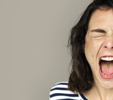 genç kadın çığlığı