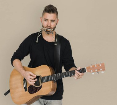 adam gitar ve mızıka