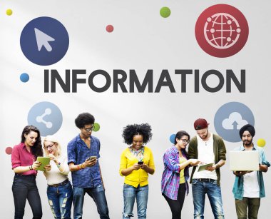 Dijital aygıtlar kullanan insanlar