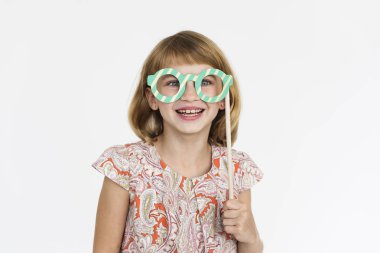 Sarışın kısa saçlı kız