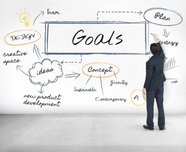 İşadamı takım ayakta duvarının yakınında