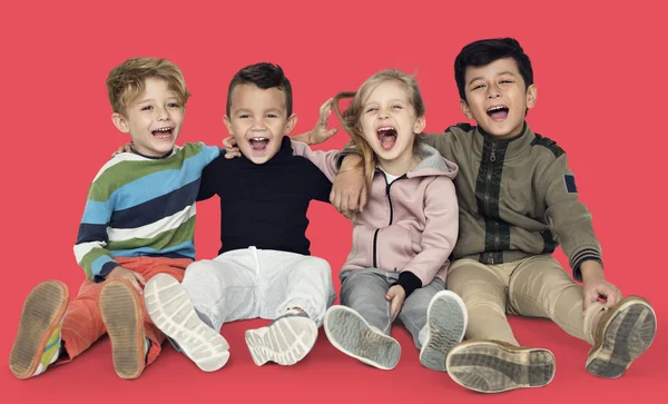 Smiling  Children Sitting on the Floor T — Stock Photo, Image