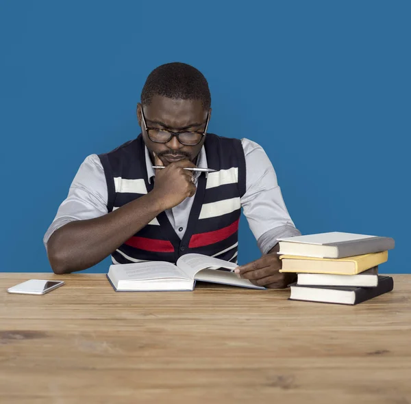 Black ethnicity man reading books — Stock Photo, Image