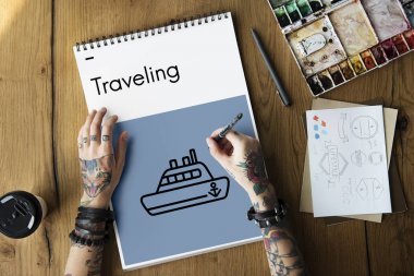 Dövmeli kişi Not Defteri'nde çizim