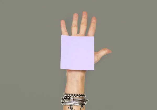 Mão com nota em branco — Fotografia de Stock