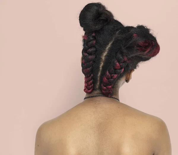 Menina com tranças modernas penteado — Fotografia de Stock