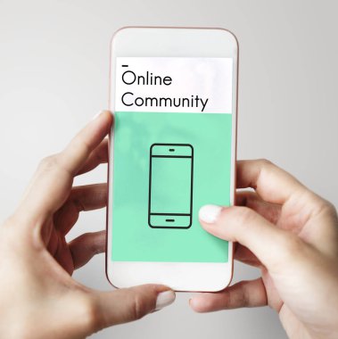 Elinde insan holding cep telefonu 