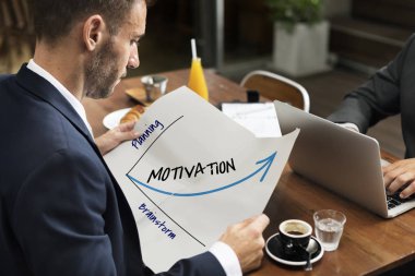 kafede masada iki iş adamları