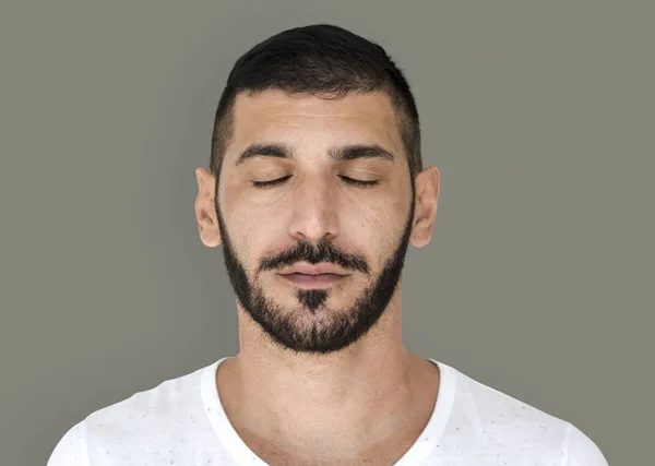 Közel-keleti férfi-csukott szemmel — Stock Fotó