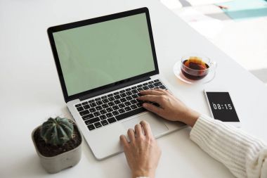 Çalışma alanı tablosu dizüstü bilgisayar