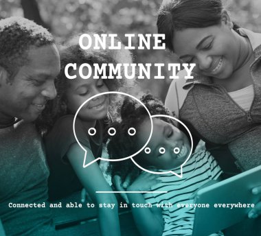 Dijital tablet kullanan aile