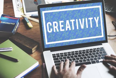 Erkek el laptop çalışma