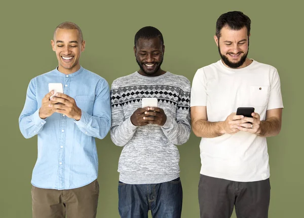 Män som använder smartphones — Stockfoto