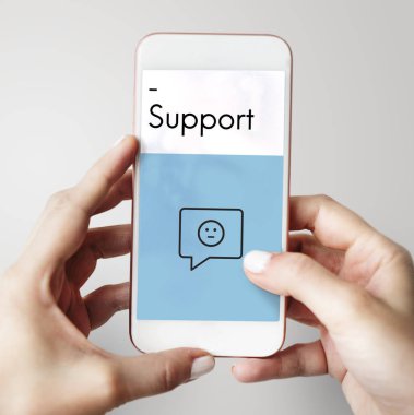 Elinde insan holding cep telefonu 