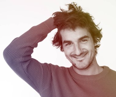 Studio yakışıklı adam