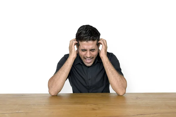 Homem estressado à mesa — Fotografia de Stock