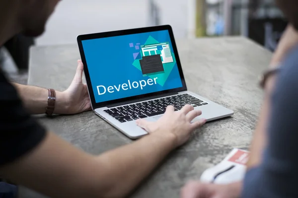 Man showing laptop screen — Stock Photo, Image