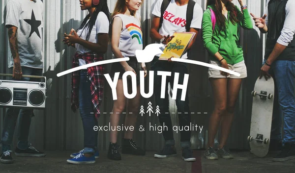 Teenagers standing and talking — Stock Photo, Image