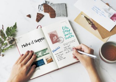  not defterinde çizim kadın