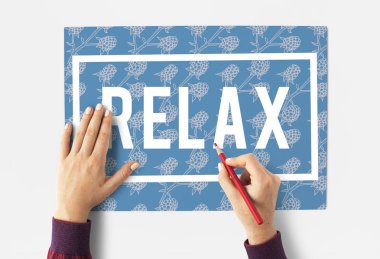 kişi kalem ile metin yazma