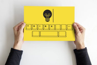 yaratıcı afişini holding eller