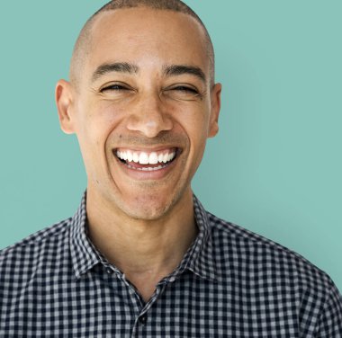 Genç adam stüdyo çekimleri