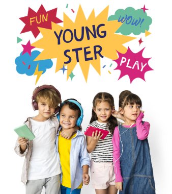 çok ırklı çocuklar müzik dinleme