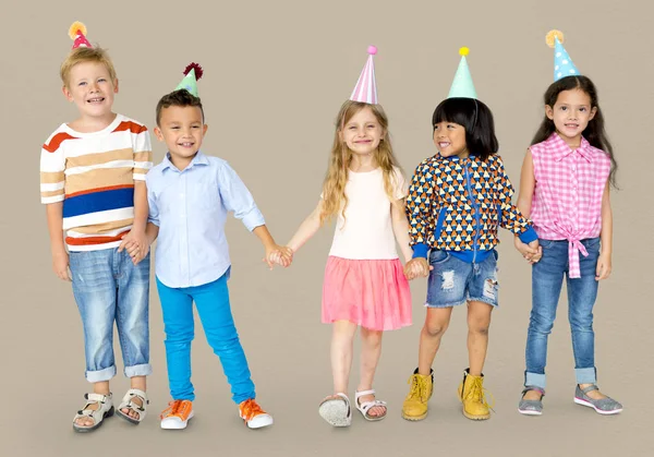 Dzieci na urodziny — Zdjęcie stockowe