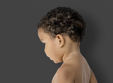 Yalnız küçük çocuk  