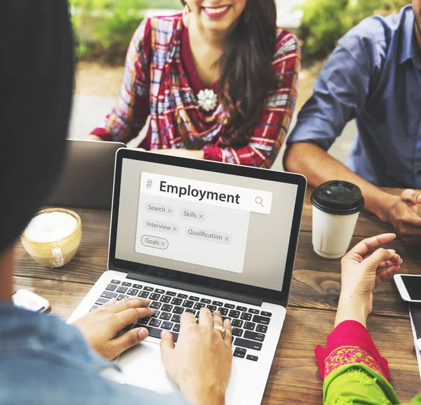 Persone che lavorano all'aperto — Foto Stock