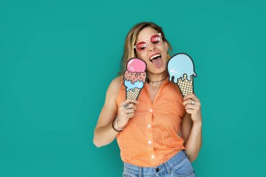 Kadın zevk kağıt dondurma