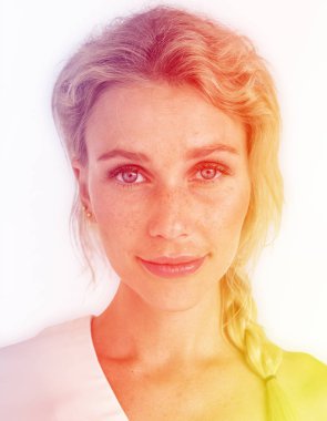 Stüdyodaki genç bayan.