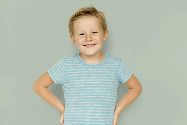 Pequeno menino sorrindo — Fotografia de Stock