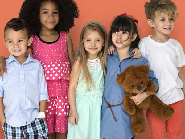 Diversity Kids im Atelier — Stockfoto