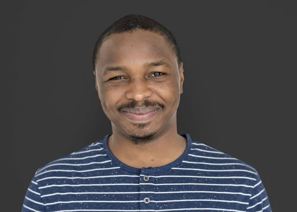 Sonriente hombre africano — Foto de Stock