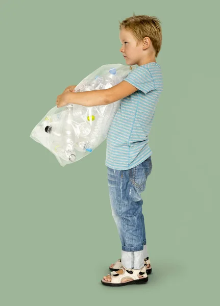 Bolso de niño con botellas de plástico — Foto de Stock