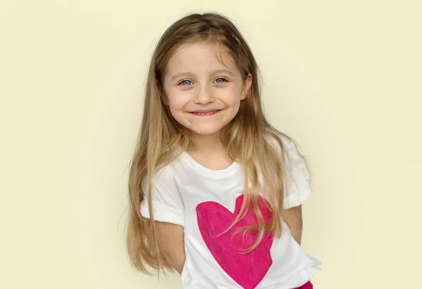 Pequena menina sorridente — Fotografia de Stock