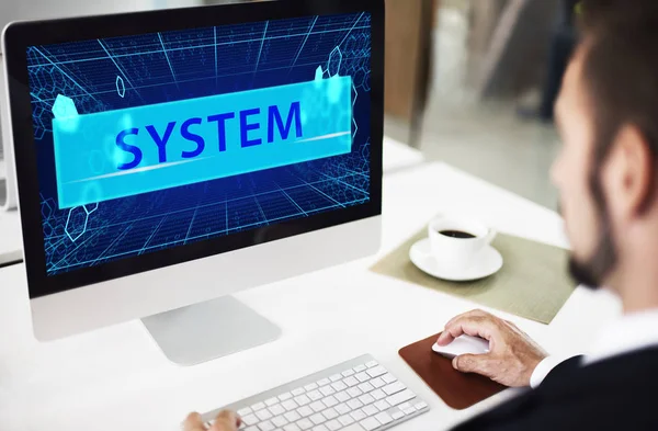 Zakenman werken met computer — Stockfoto